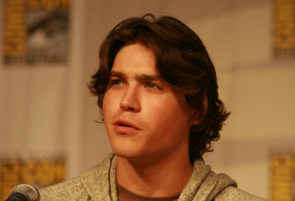 Comic-Con 2010 Logan Huffman star of V Series