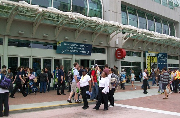 ComicCon 2010 Outside Entrance 