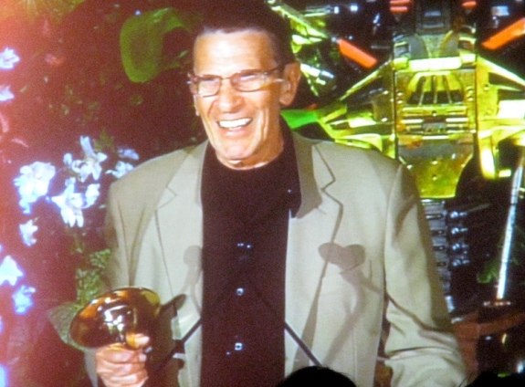 2010 Leonard Nimoy Accepts Saturn Award!