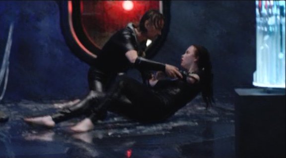 2010 SGU S1x11 Space -Chloe is saved