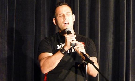 2010 VanCon - James "BamBam" Bamford Sings Karaoke!