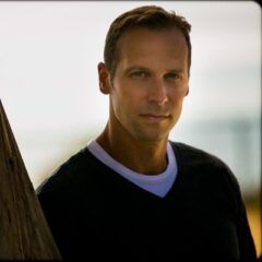 Click to visit and follow Gregg Hurwitz on Twitter!