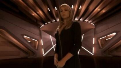 Laura Vandervoort as Lisa from Red Rain-640