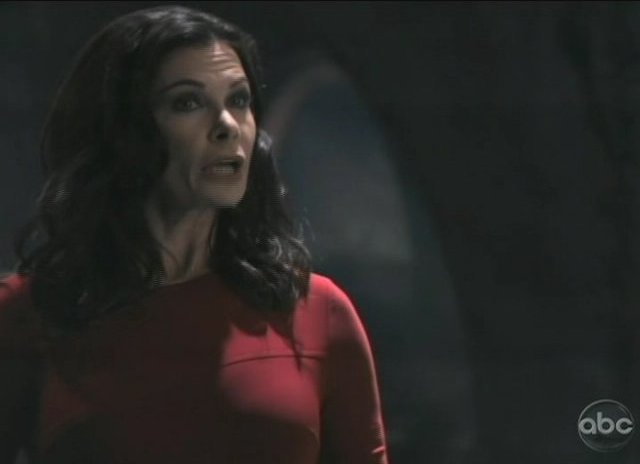 V Series S2x08 - Diana shares with Lisa