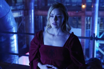 12 Monkeys S3x01 Amanda Schull as Cassandra Railly