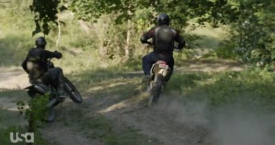 Treadstone S1x06 Doug escapes the Special Forces police in an exciting motorcycle chase
