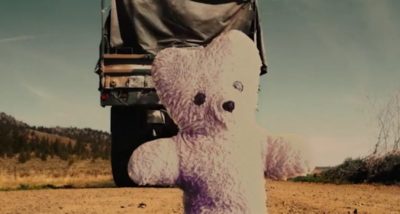 Van Helsing S4x06 Axel and Phil find Owens teddy bear on the road