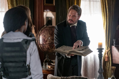 Van Helsing S4x07 Vanessa and Violet comfort Abraham Van Heksing