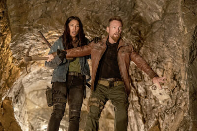 Van Helsing S5x08 Ivory and Axel find the Raiders of the Lost Ark cave shaft