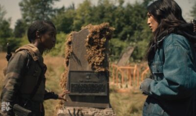 Van Helsing S5x07 Violet and Ivory find a clue from Jack at the Liberty Bell gravestone