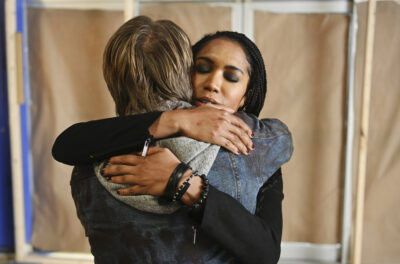 Day of the Dead S1x06 Cam and Lauren hug