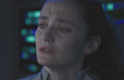 The Ark S2x10 Captain Garnet sobs when marking Lt Lane deceased