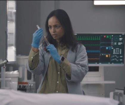 The Ark S2x10 Dr Kabir prepares to try and wake Sharon and Ian