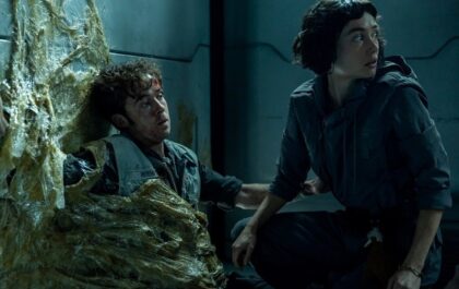 Alien Earth S1x03 Hermit Joe trapped by the Xenomorph