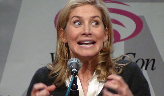 WonderCon 2011 - V Series - Elizabeth Mitchell