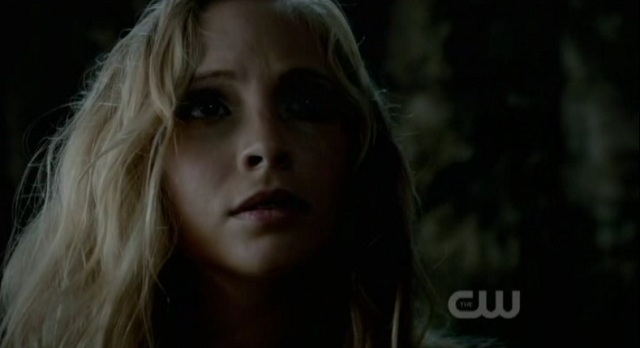 3x02 TVD Caroline Chained Up - Daddy