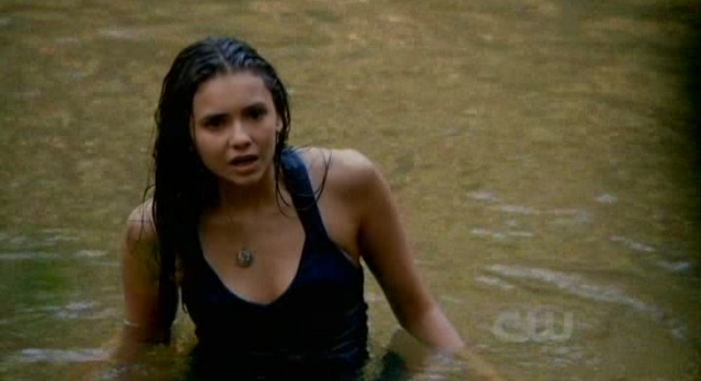 3x02 TVD Elena goes swimming 2