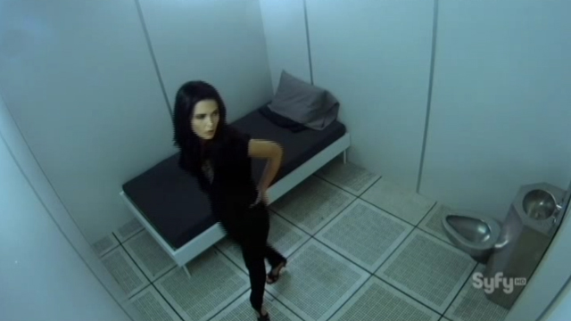 Alphas S1x10 - The Unusual Suspects - Nina in Cell