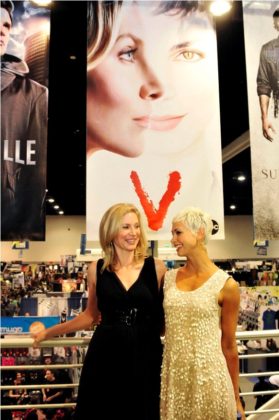 2010 Comic-Con V Series stars Mitchell and Baccarin