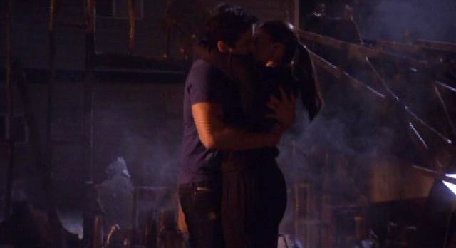 Eureka S4x12 - Jo and Zane passionate kiss