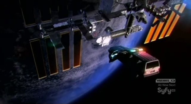 Eureka S4x14 - Carter Jeep in orbit