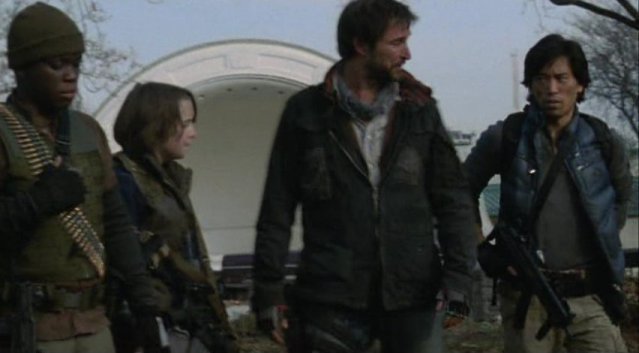 Falling Skies S1x02 - Old and young work together