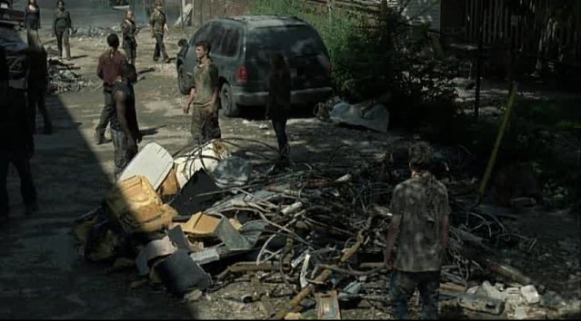 Falling Skies S1x03 Prisoner of War - Devastation on Earth