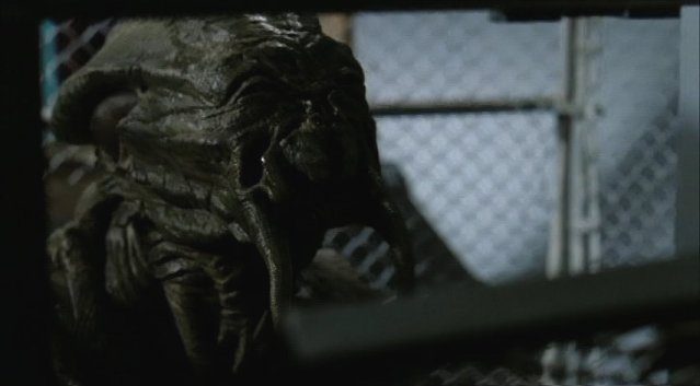 Falling Skies S1x05 - The caged Skitter