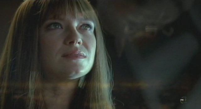 Fringe-S3x13-Bolivia looks at airship