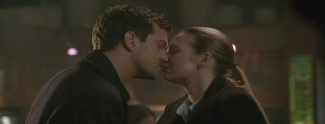 Fringe S3x14 6B Romance rekindled