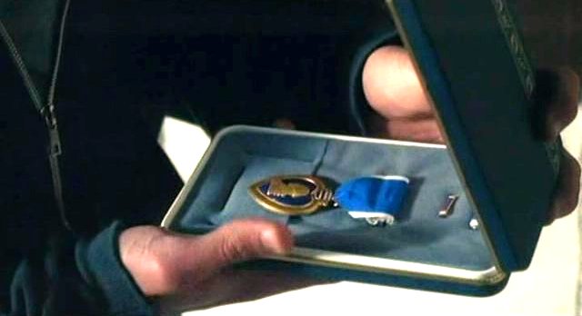 Haven S2x08 - Henrys prize possession his Dad's medal