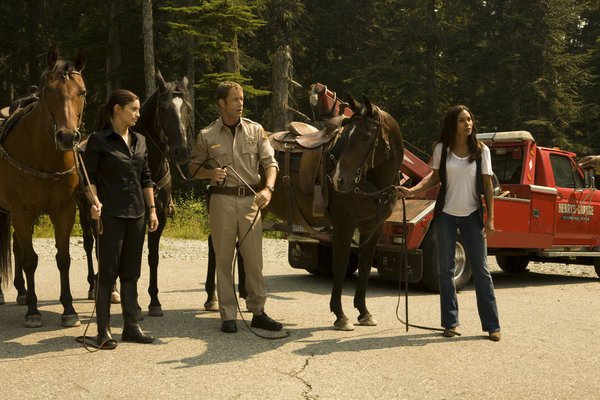 Eureka S4x01 Cast - Image courtesy Syfy and NBC Universal