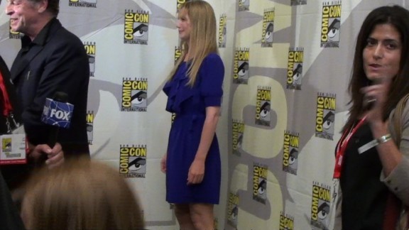 Comic-Con 2010 Lovely Anna Torv on Red Carpet!