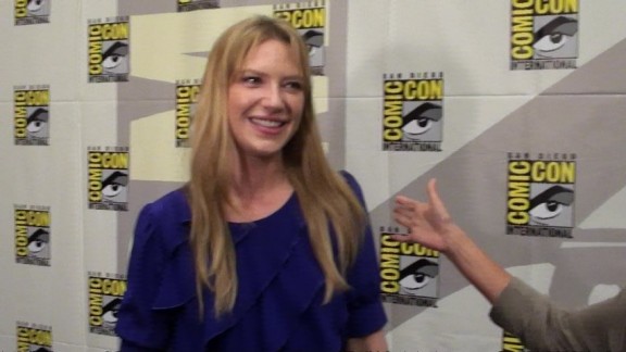 Comic-Con 2010 Lovely Anna Torv on Red Carpet!