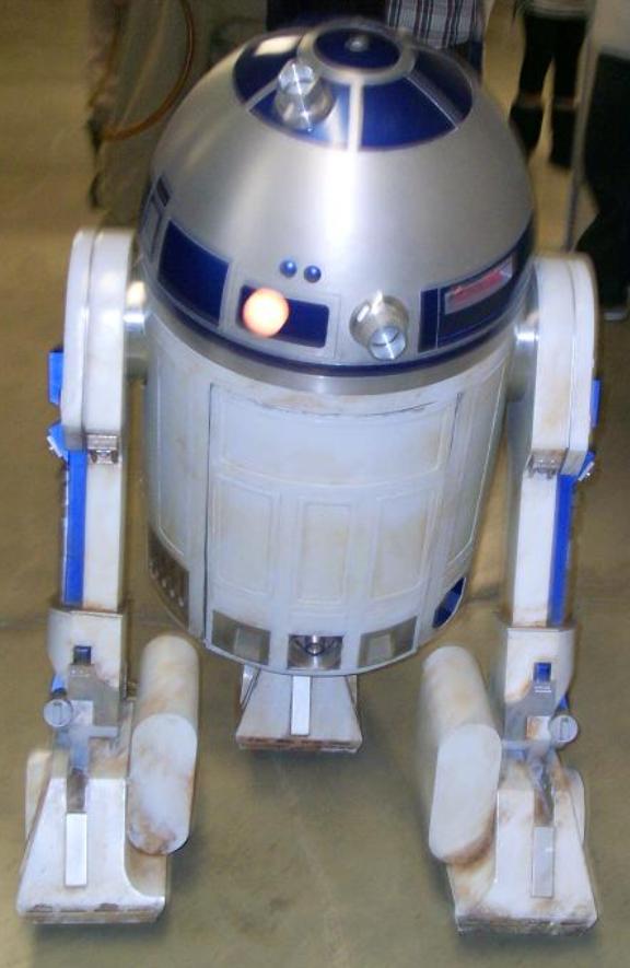 R2D2 of Star Wars at CM16!