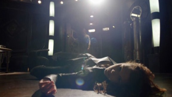 SGU S2x08 Malice - Ginn (Julie McNiven) found on floor