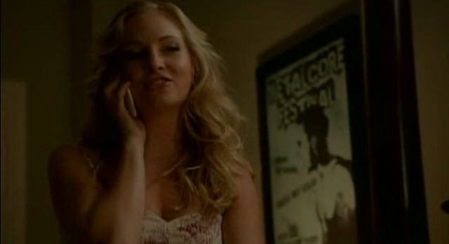 The Vampire Diaries 3x04 Caroline on phone