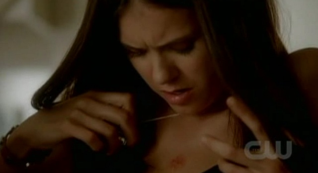 The Vampire Diaries 3x04 Elena is burned