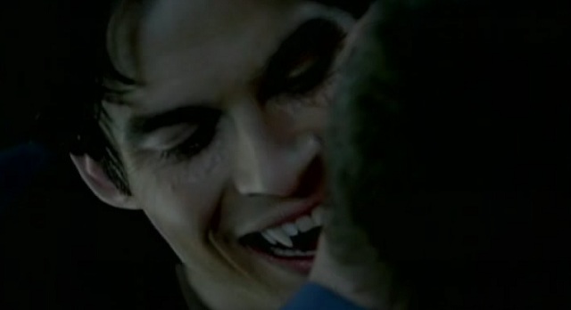 The Vampire Diaries 3x04 Damon bites Bill