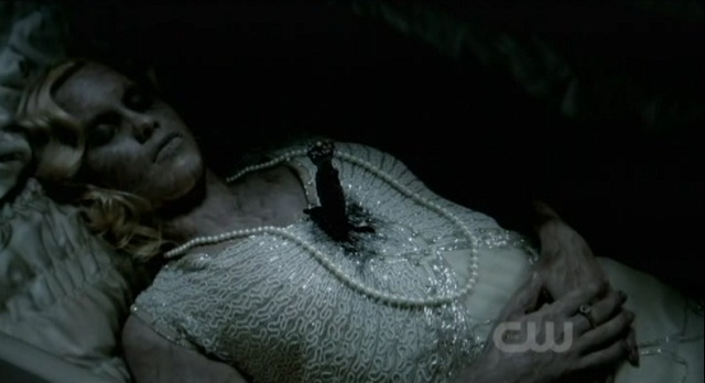 The Vampire Diaries S3x03 Rebecca in the coffin