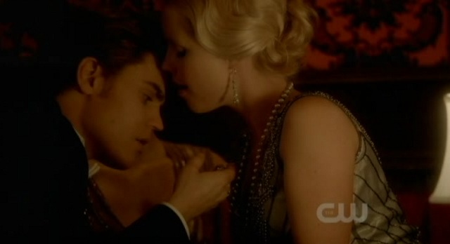 The Vampire Diaries S3x03 Stefan sees the locket