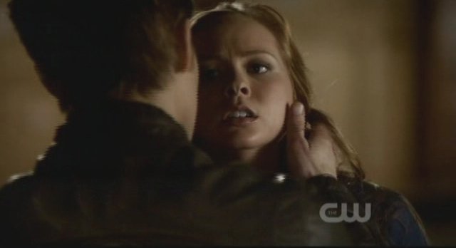 The Vampire Diaries S2x22 - Feeding time