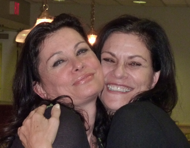 V Series Interview with Jane Badler and Alice Badler of 100 Frogs