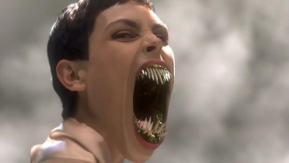 Anna Big Lizard Mouth