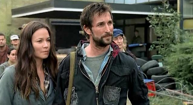 Falling Skies S1x06 - Anne and Tom get ready!