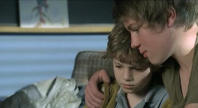 Falling Skies S1x06 - The Mason brothers hug!